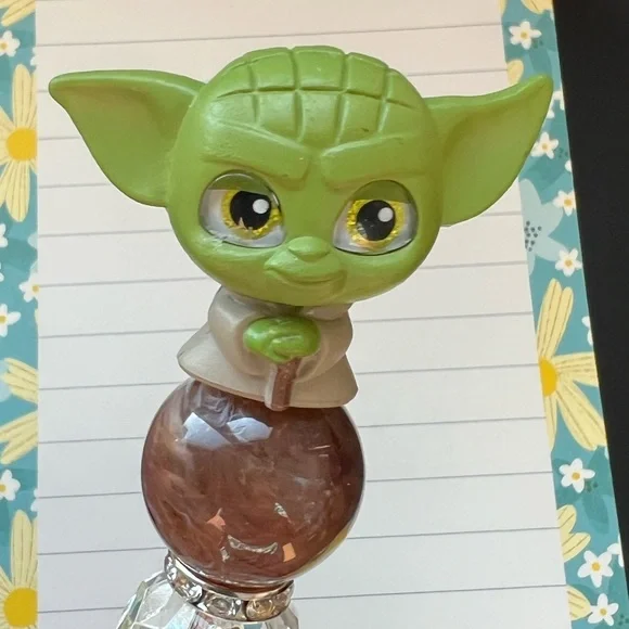 Personalized “Yoda” Beaded Pen - Disney Doorable - Star Wars Collection - Picture 3 of 6